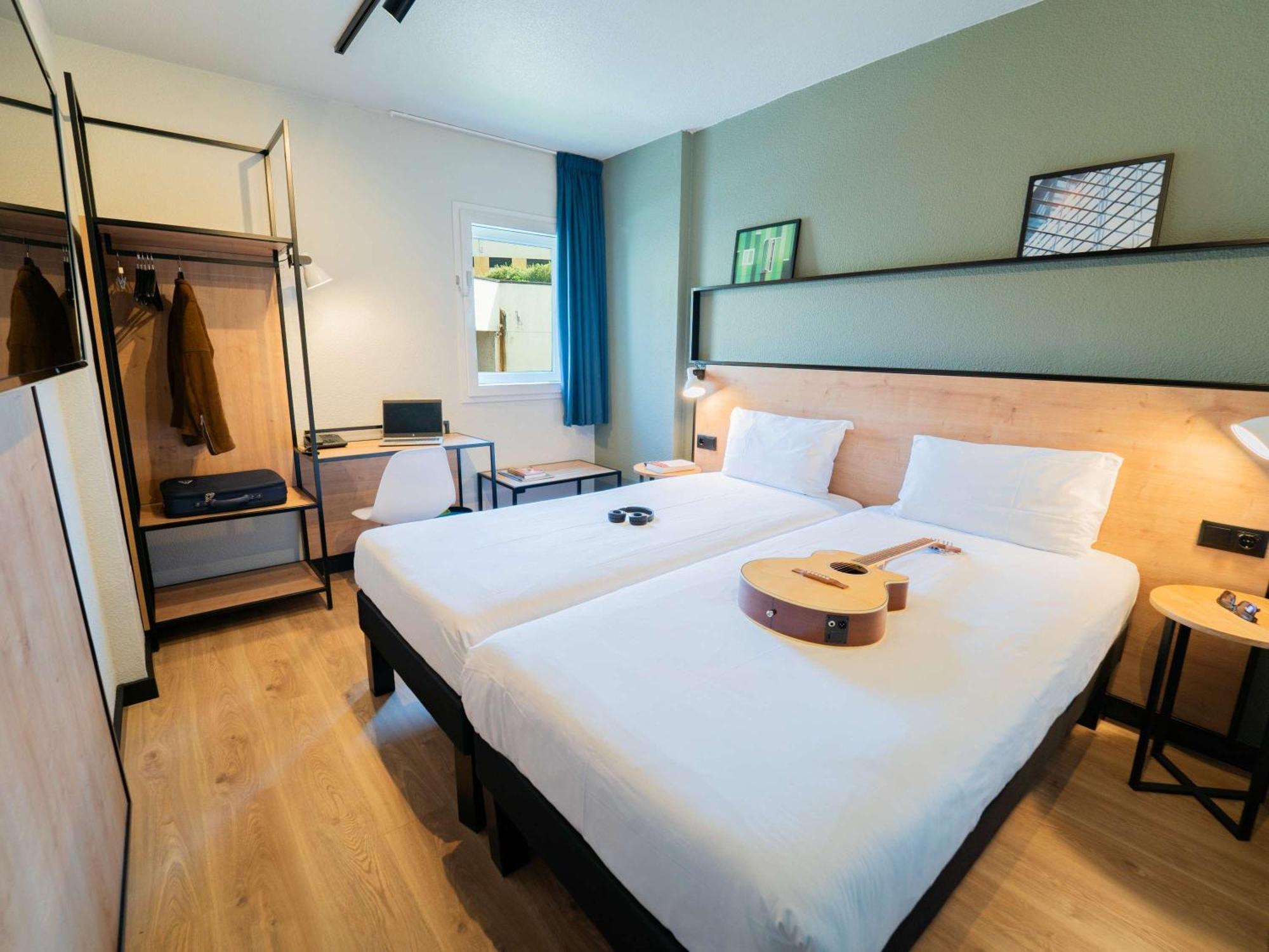 Hotel Ibis Guimaraes Bagian luar foto
