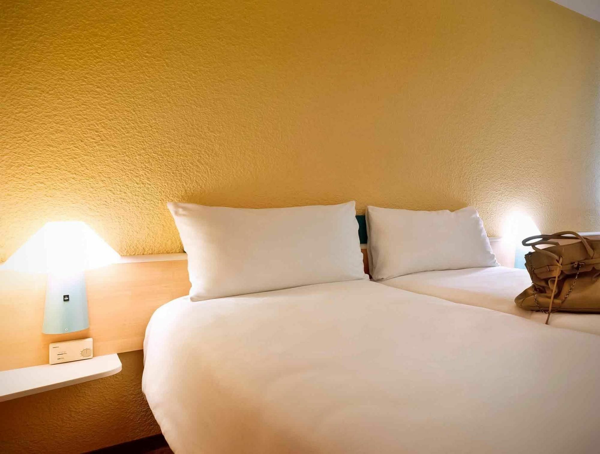 Hotel Ibis Guimaraes Bagian luar foto